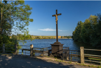 Kříž u Pobočného rybníka